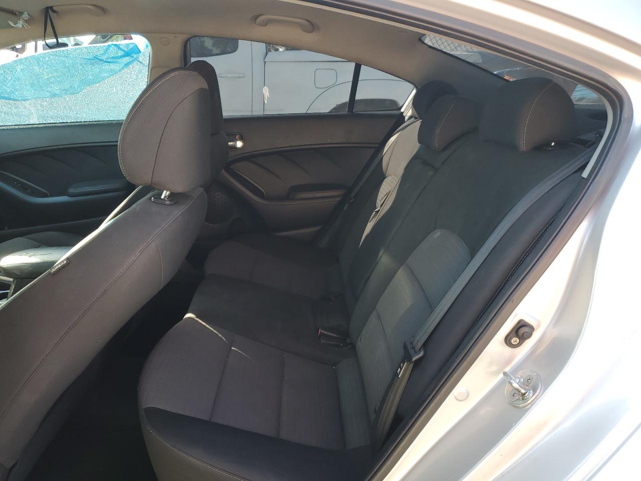 2015 Kia Forte - Image 10