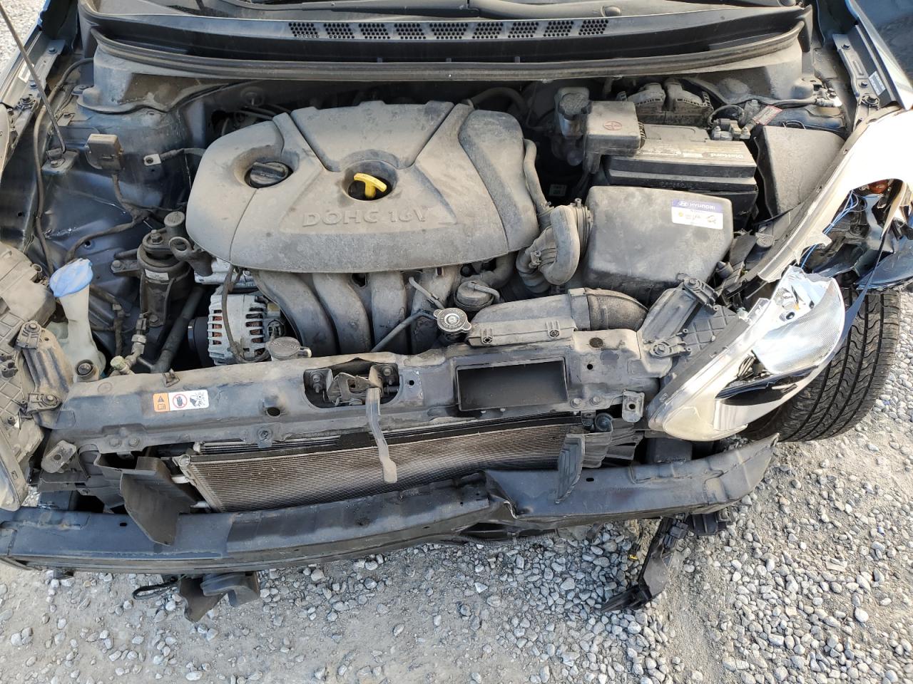 2013 Hyundai Elantra - Image 13