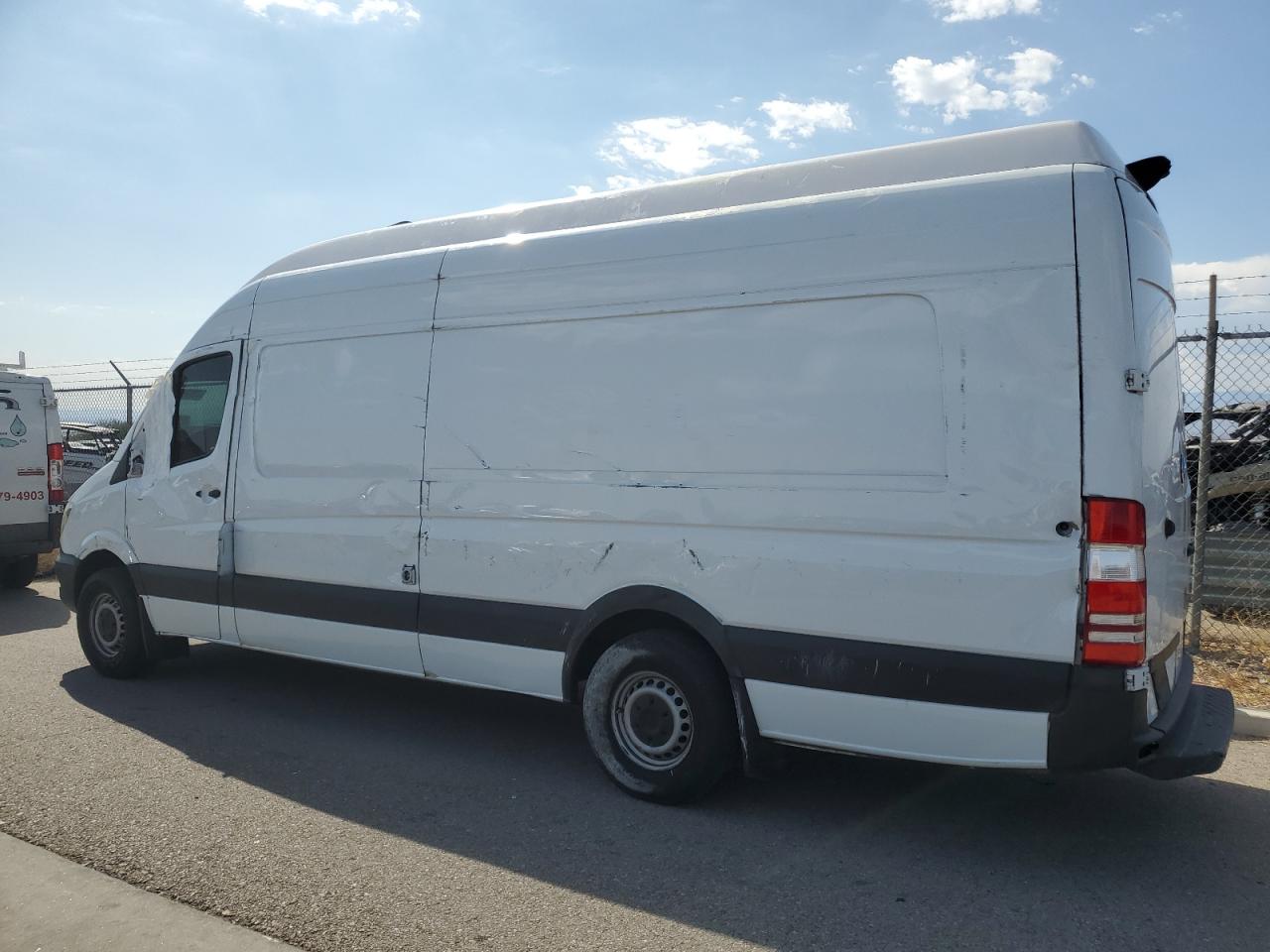 VIN WD3PE8DD9GP292285 2016 MERCEDES-BENZ SPRINTER no.2