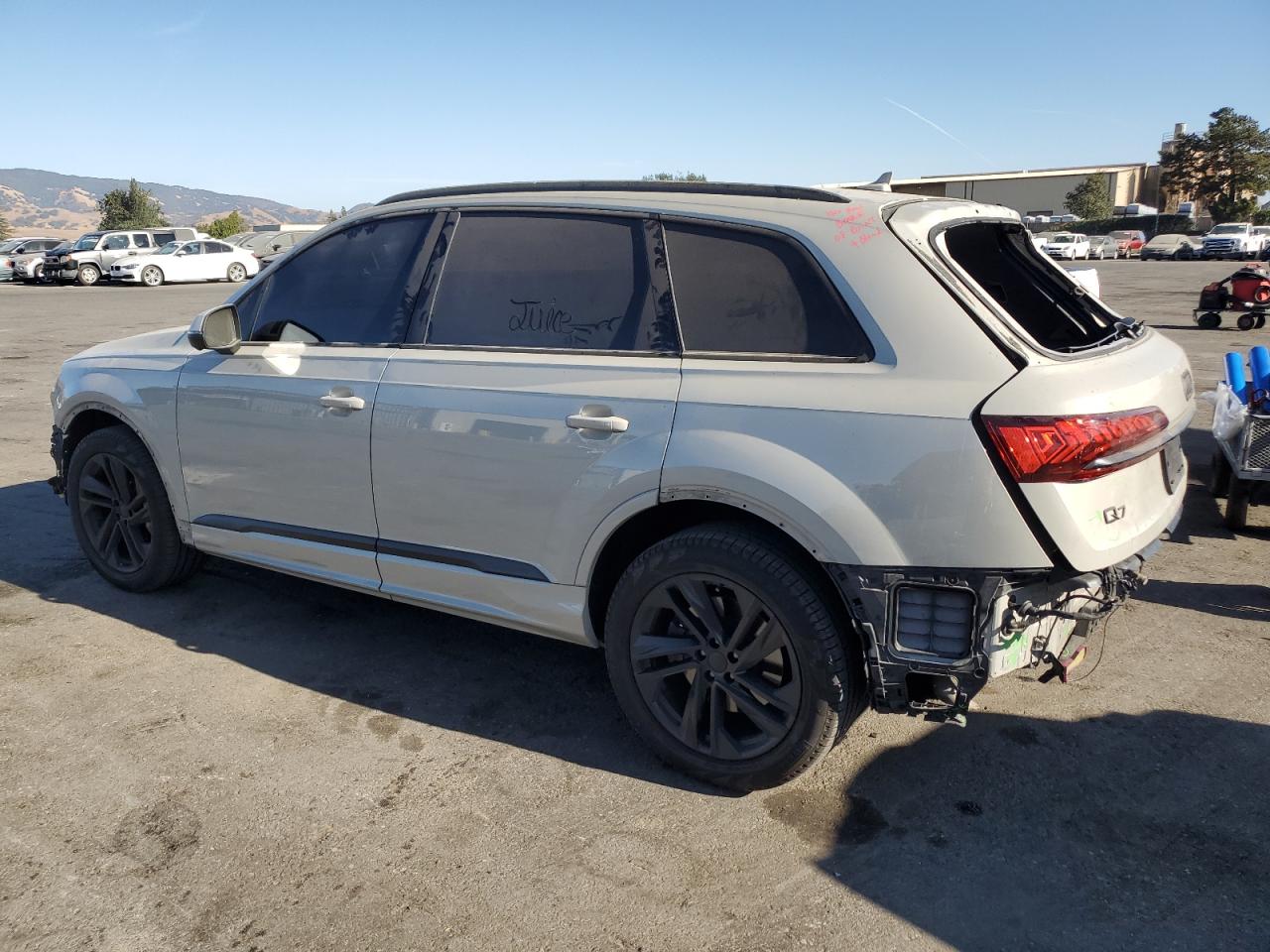 WA1AXAF74MD015328 2021 AUDI Q7 - Image 2