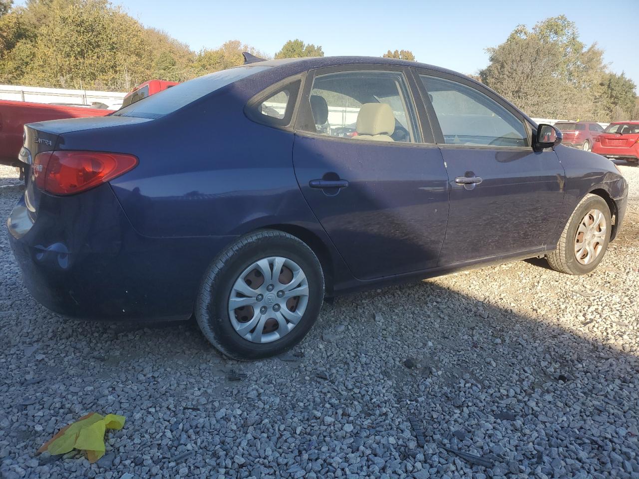 2010 Hyundai Elantra - Image 3