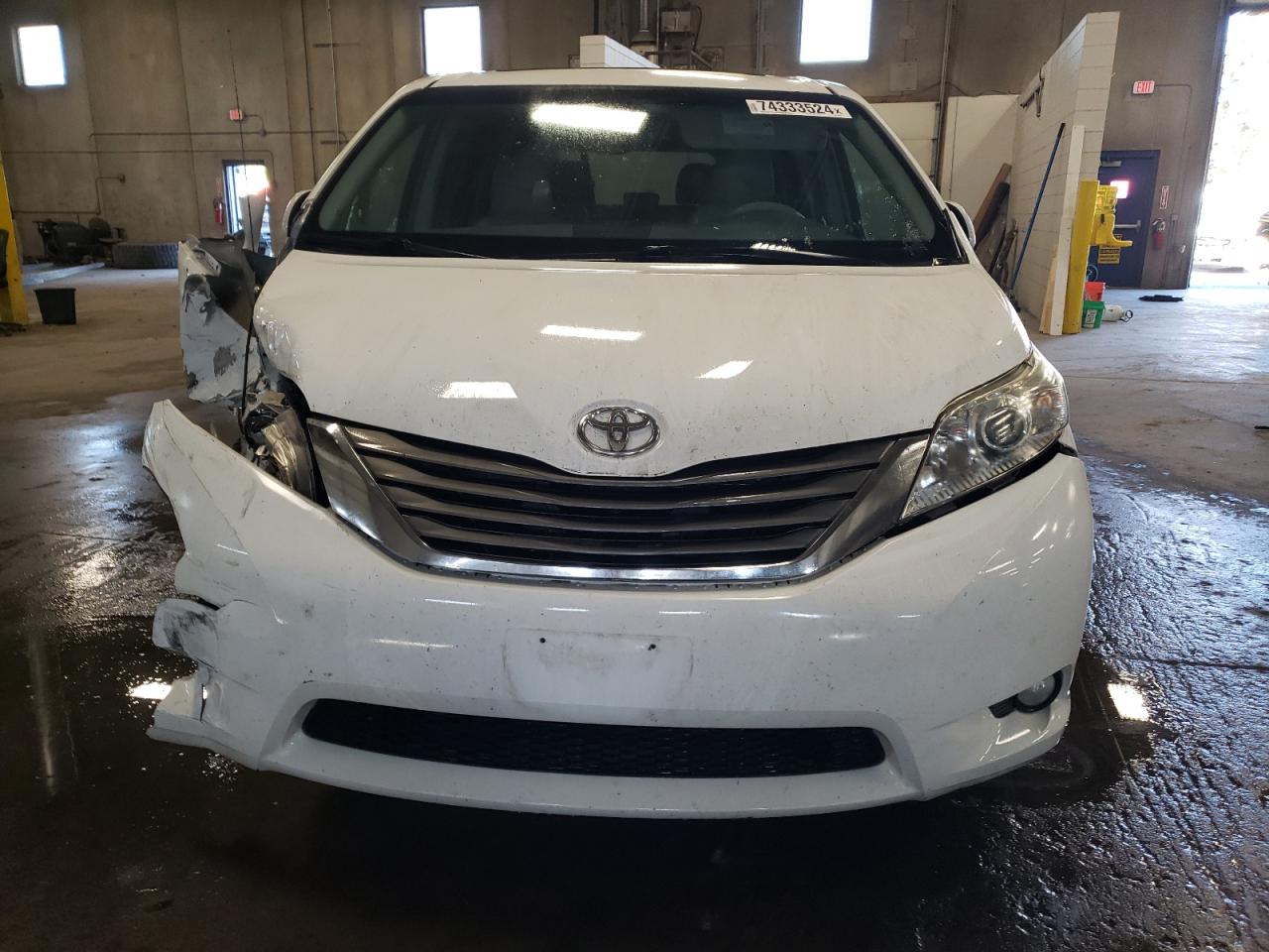 VIN 5TDYK3DC8DS384826 2013 TOYOTA All Models no.5