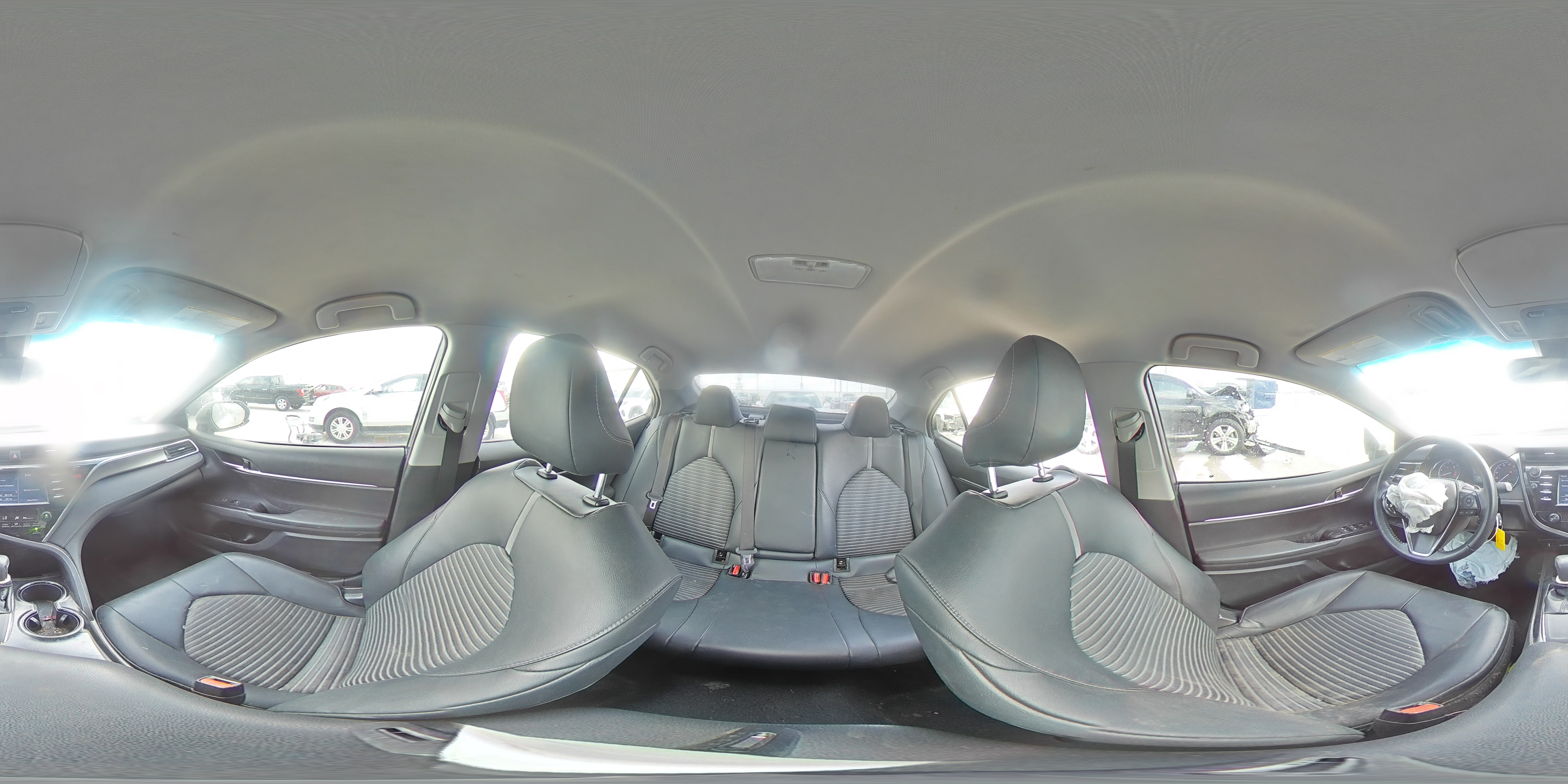 2018 Toyota Camry - Image 14