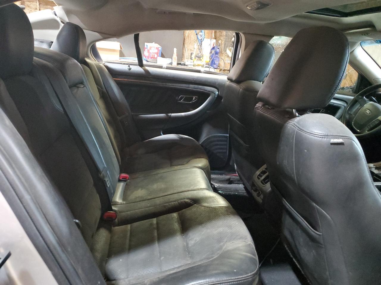 2010 Ford Taurus - Image 10