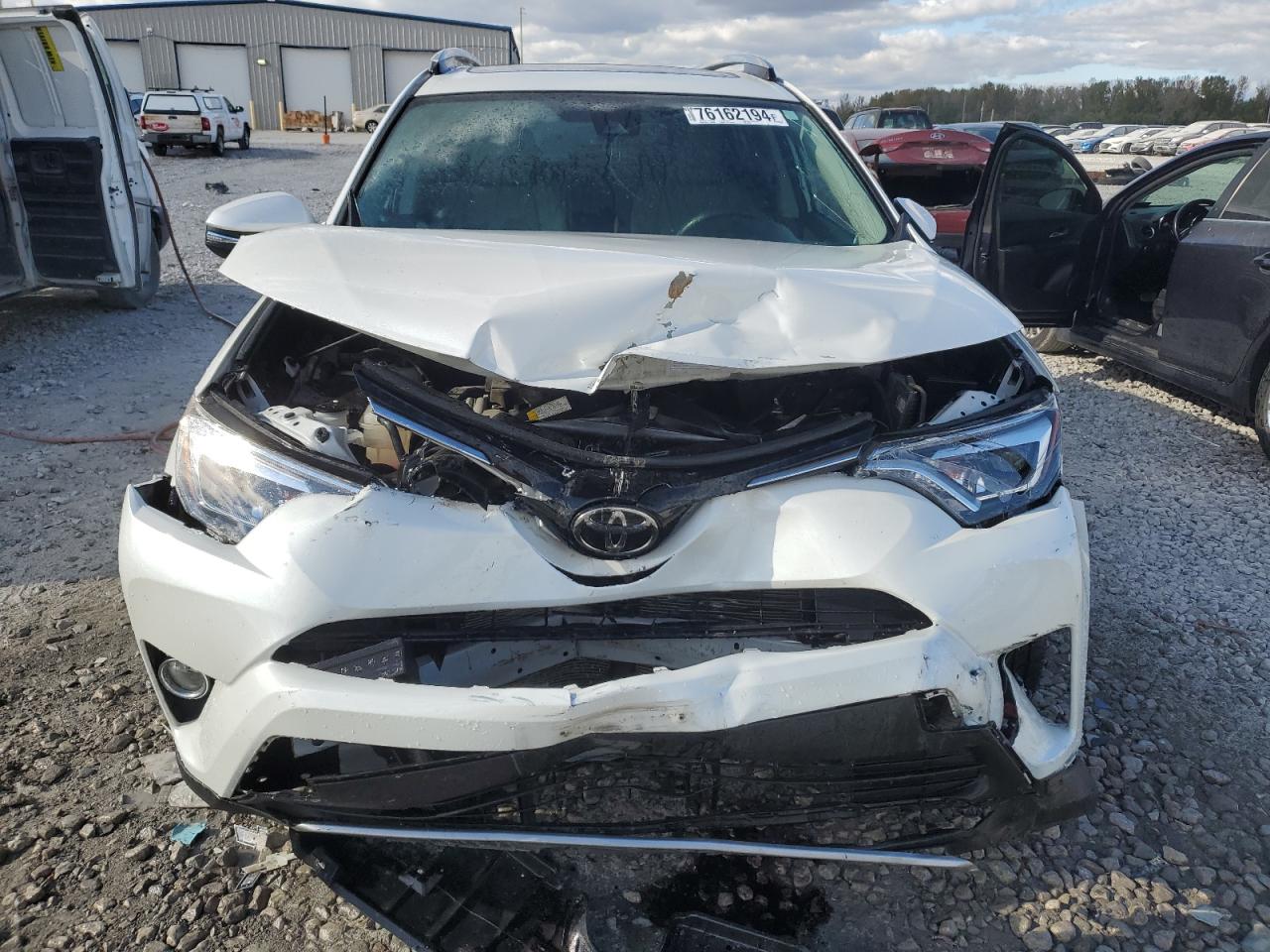 2017 Toyota RAV 4 - Image 5