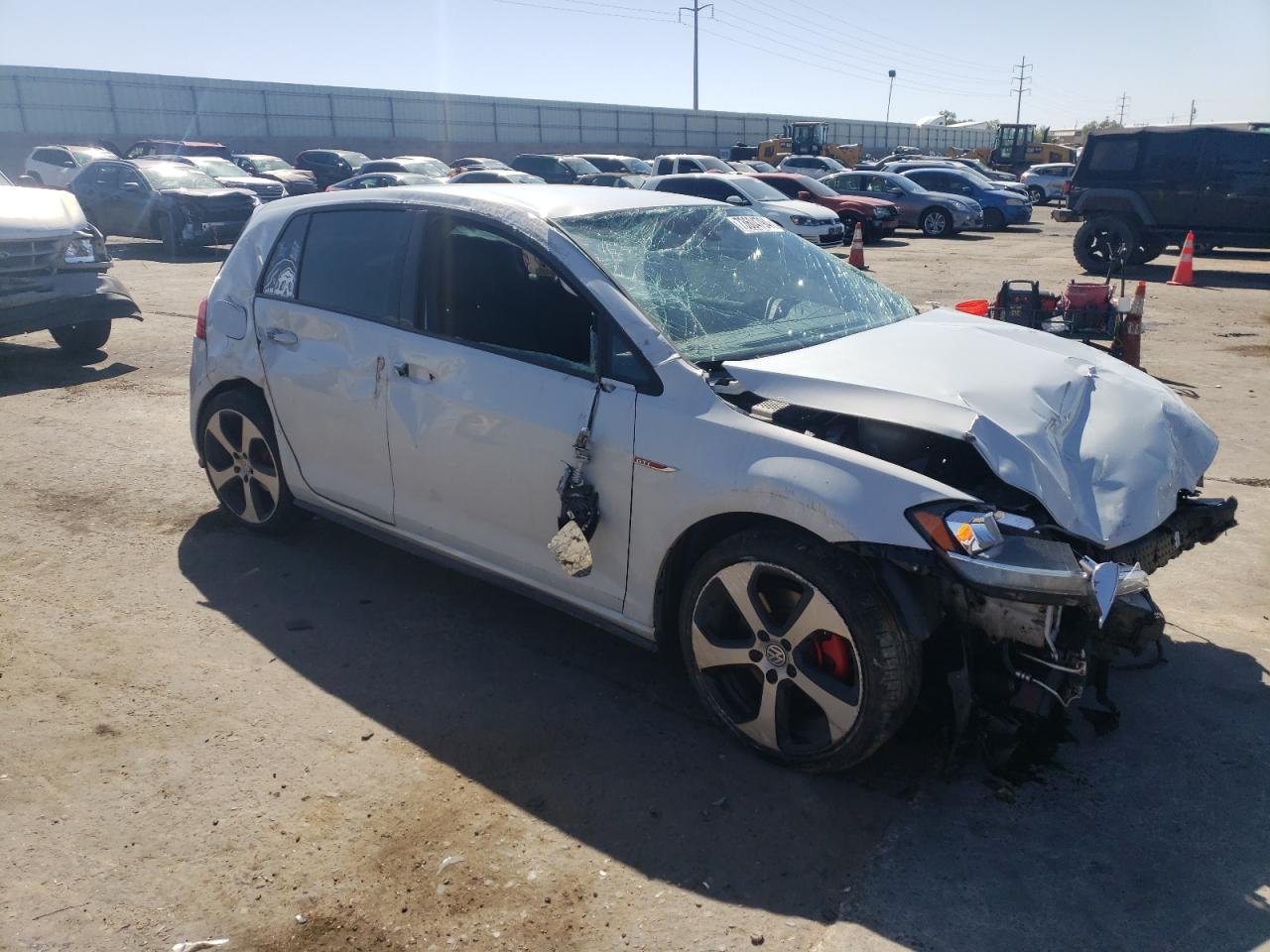 2018 Volkswagen GTI - Image 4
