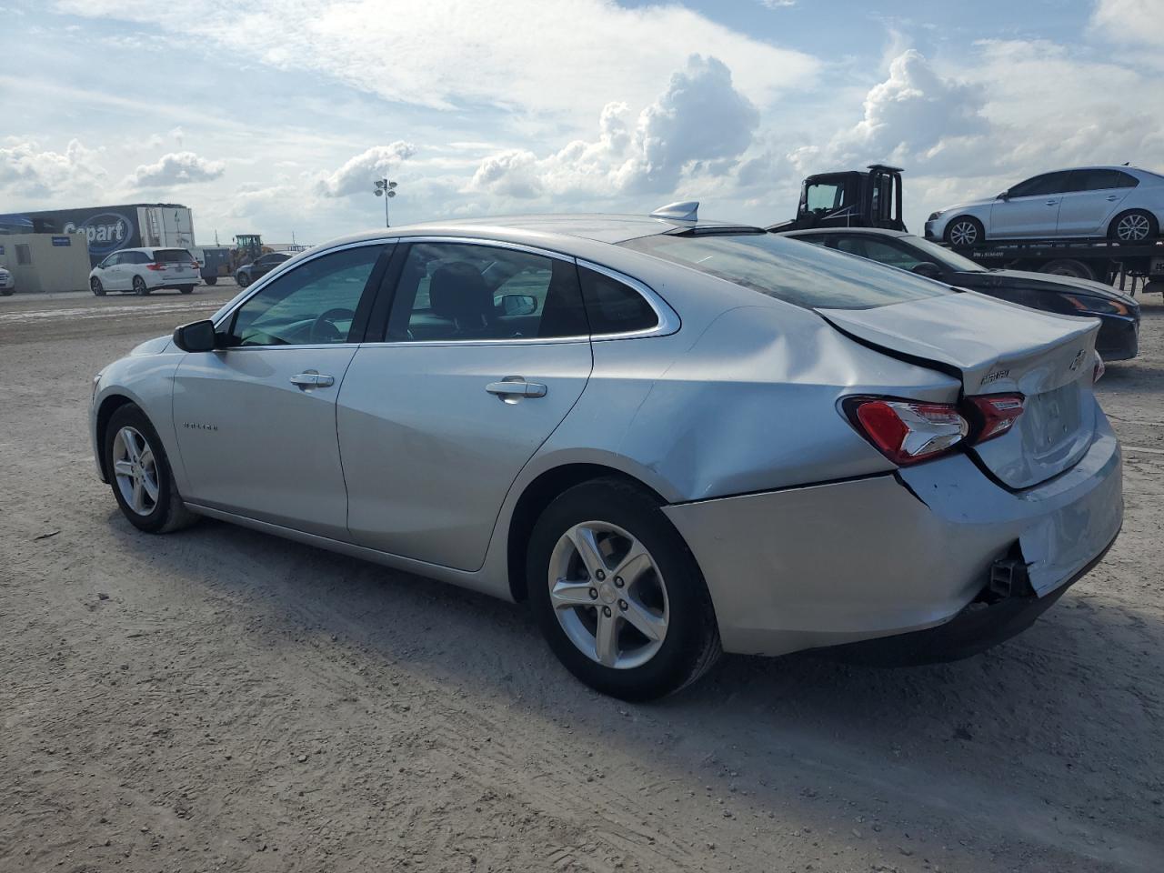 2022 Chevrolet Malibu - Image 2