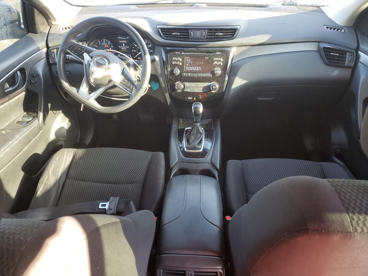 2017 Nissan Rogue - Image 8