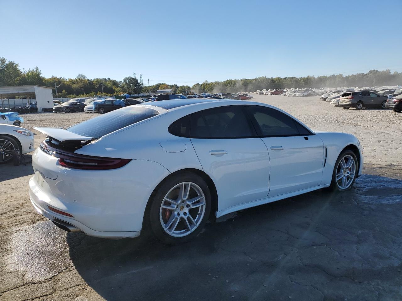 2018 Porsche Panamera - Image 3