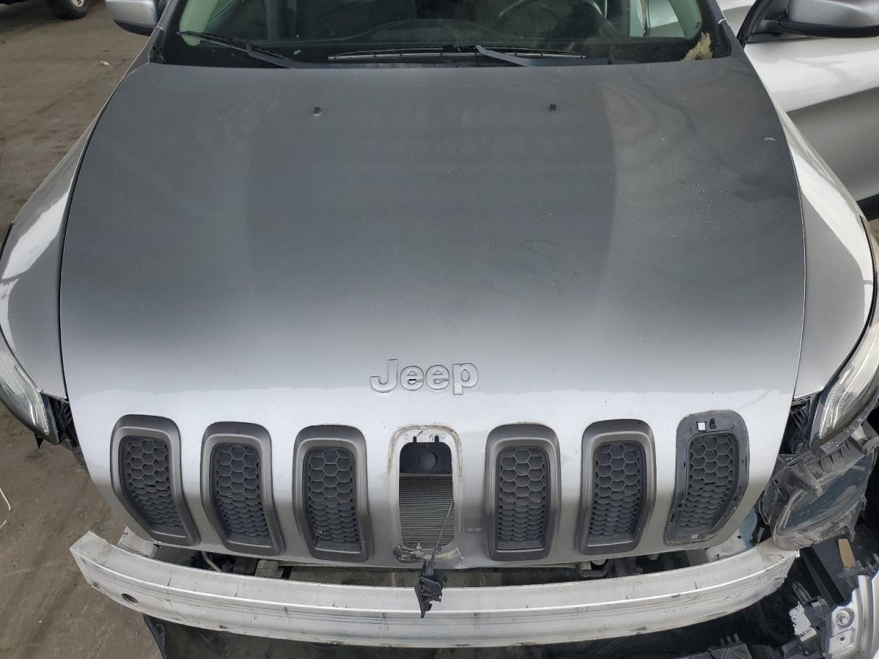 1C4PJLCB1JD596837 2018 Jeep Cherokee Latitude