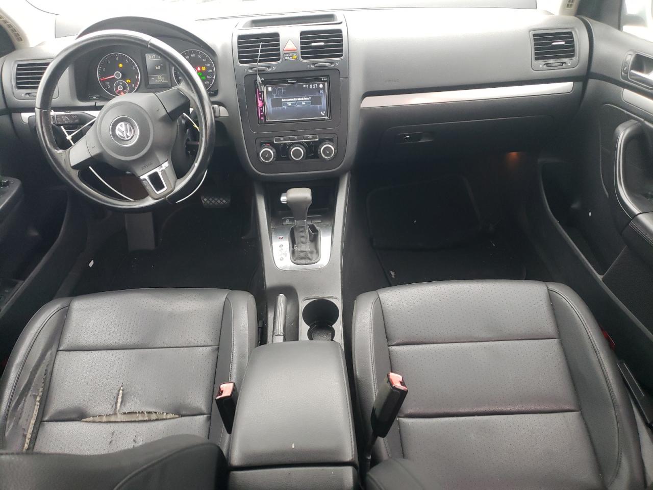 2010 Volkswagen Jetta Limited VIN: 3VWAZ7AJ7AM114549 Lot: 76073784