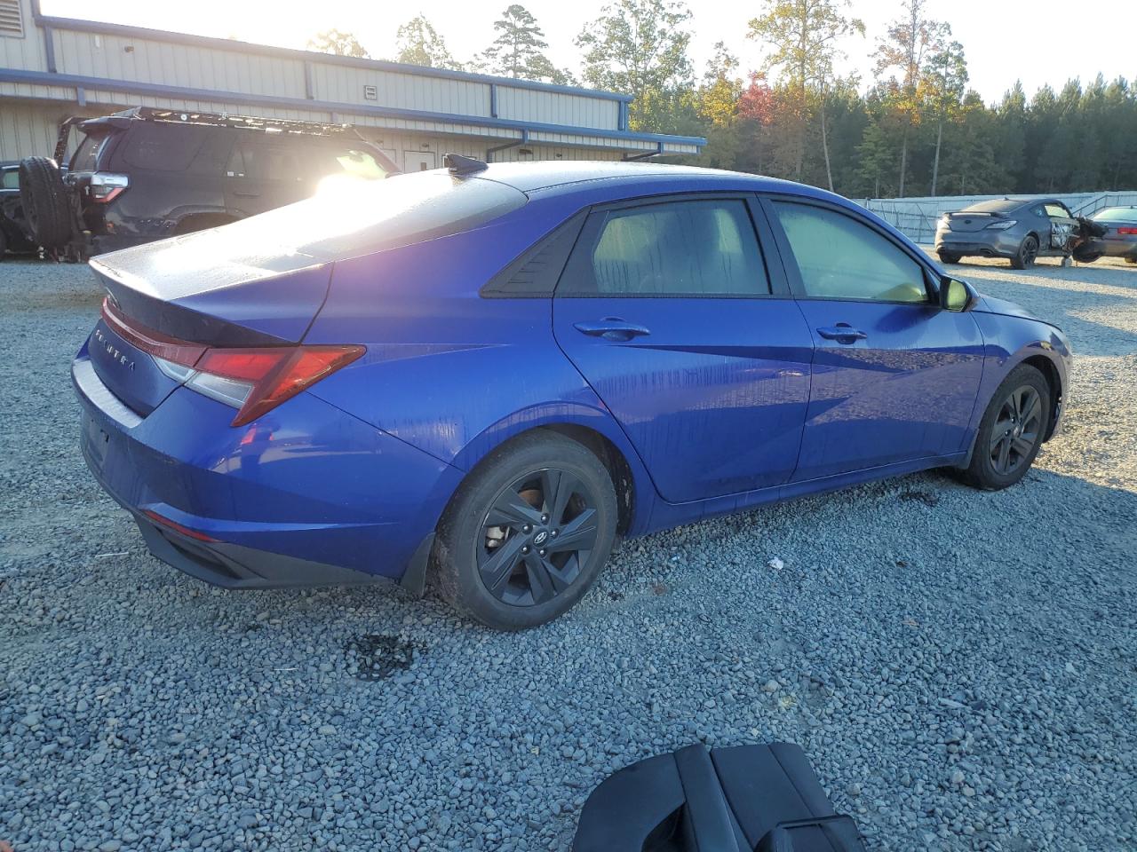 2022 Hyundai Elantra - Image 3