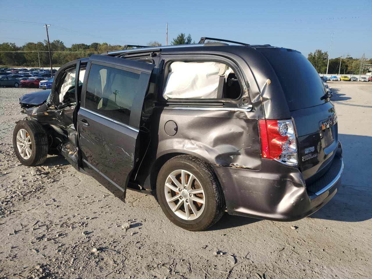 2019 Dodge Caravan - Image 2