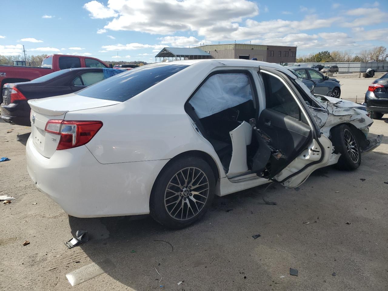 2014 Toyota Camry - Image 3