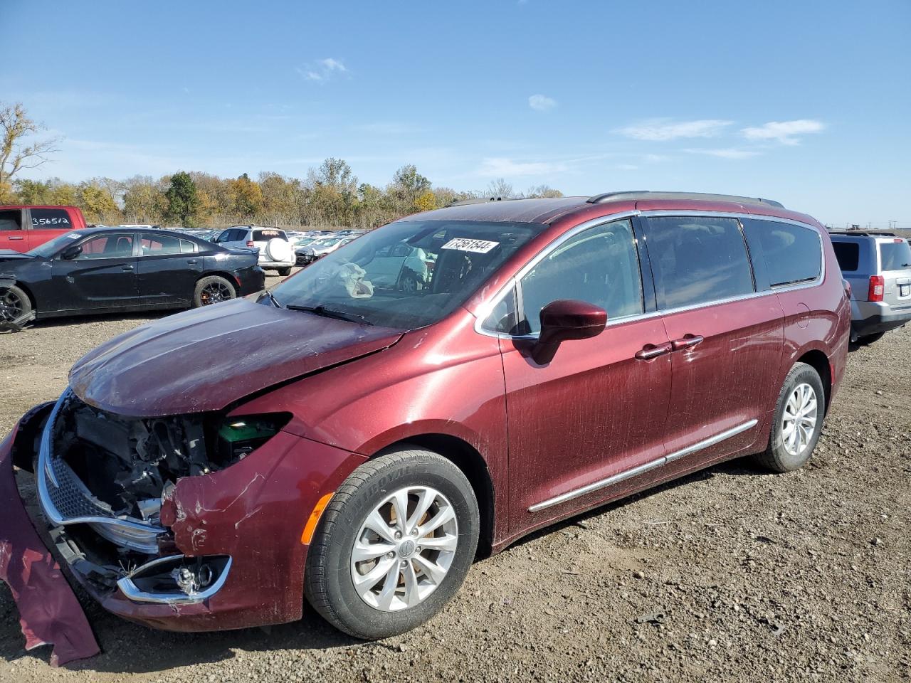2017 Chrysler Pacifica - Image 1