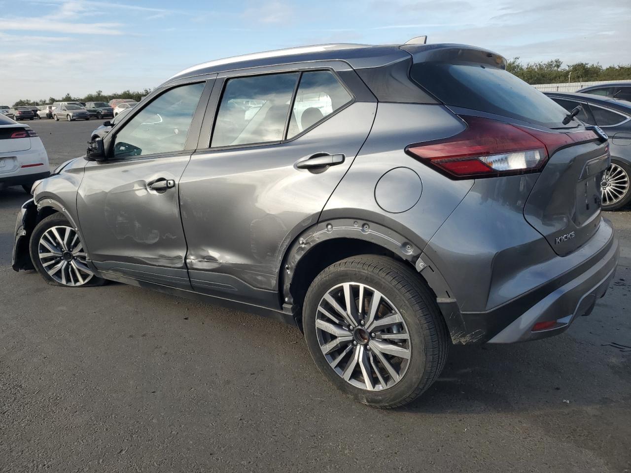 VIN 3N1CP5CV8ML522772 2021 NISSAN KICKS no.2