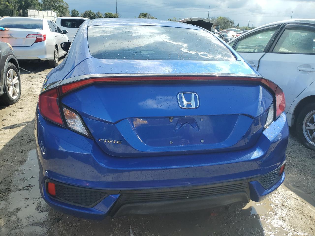 2HGFC4B04JH305134 2018 Honda Civic Lx