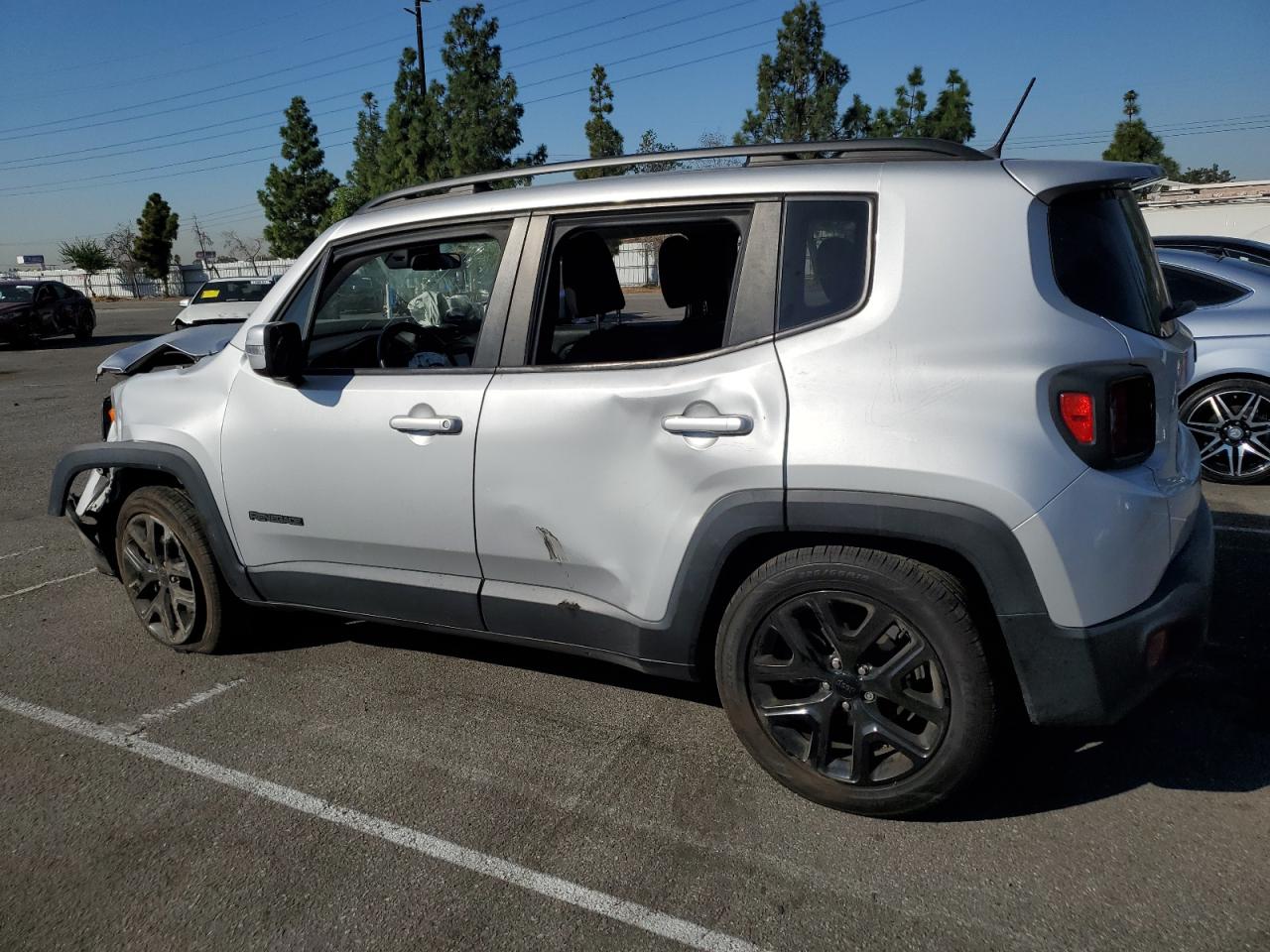 VIN ZACCJABB8HPF76021 2017 JEEP RENEGADE no.2