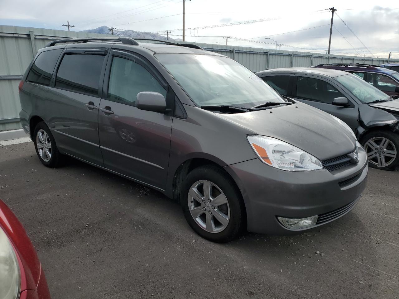 2005 Toyota Sienna - Image 4
