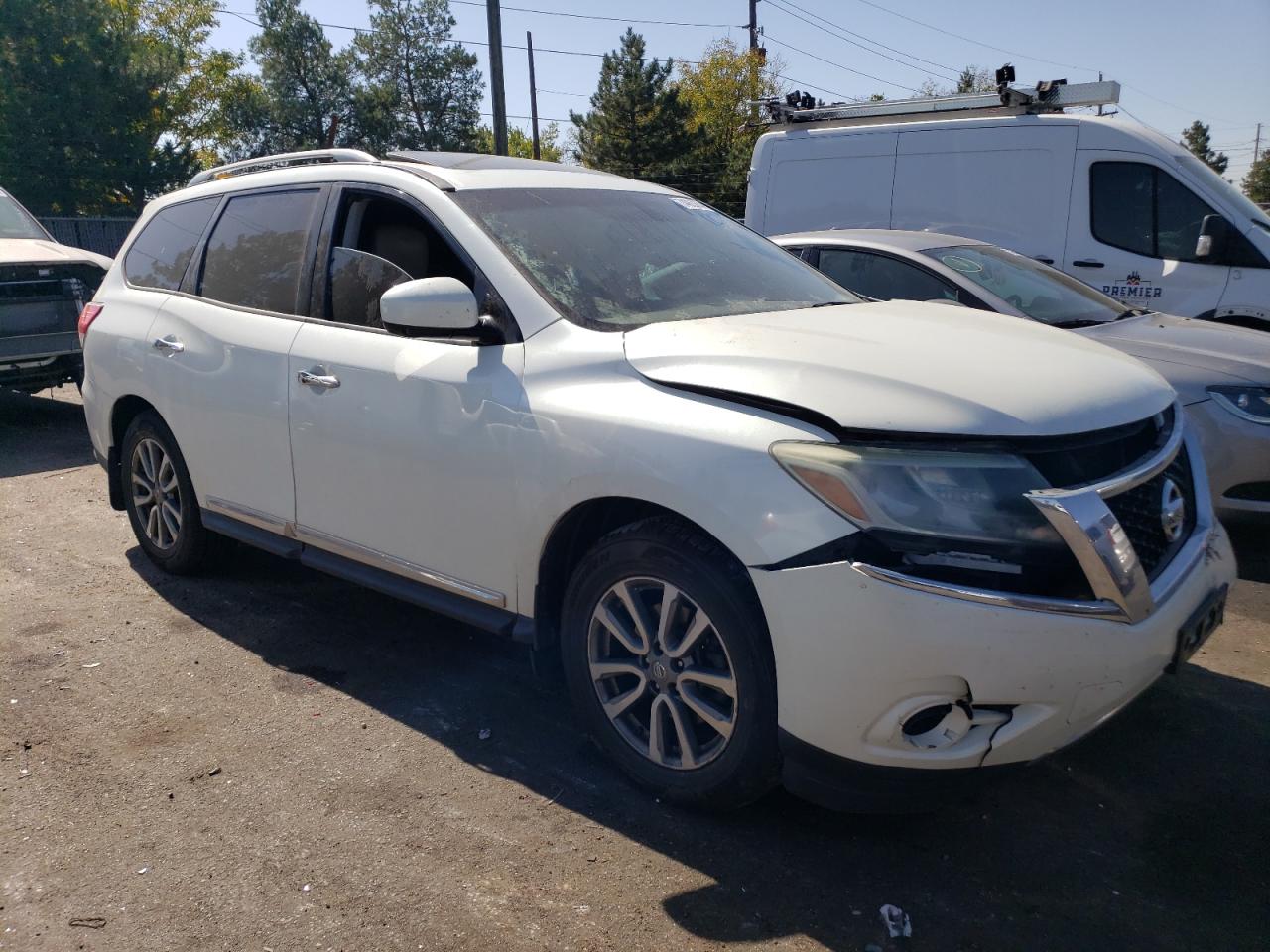 2015 Nissan Pathfinder - Image 4