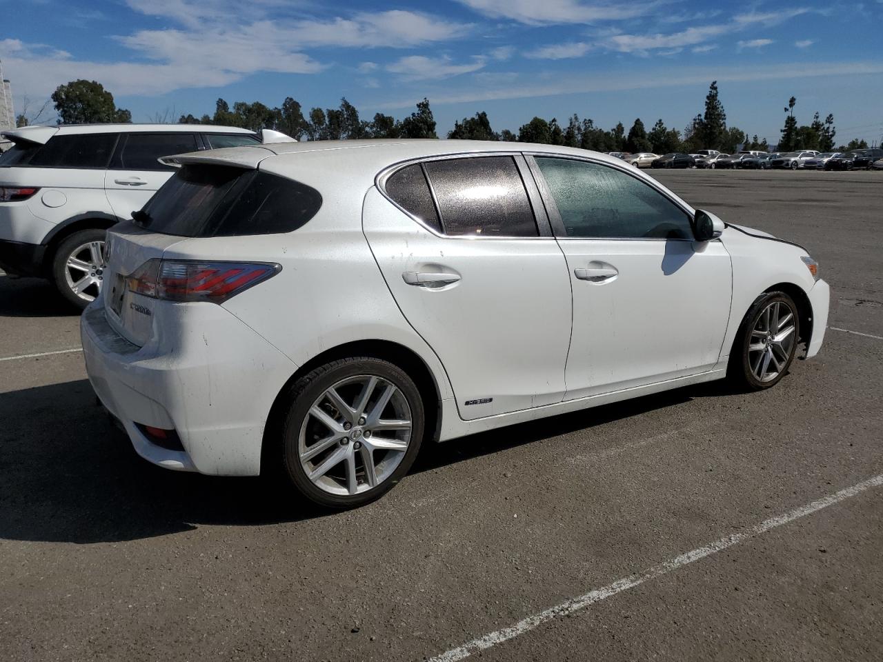 2016 Lexus CT - Image 3
