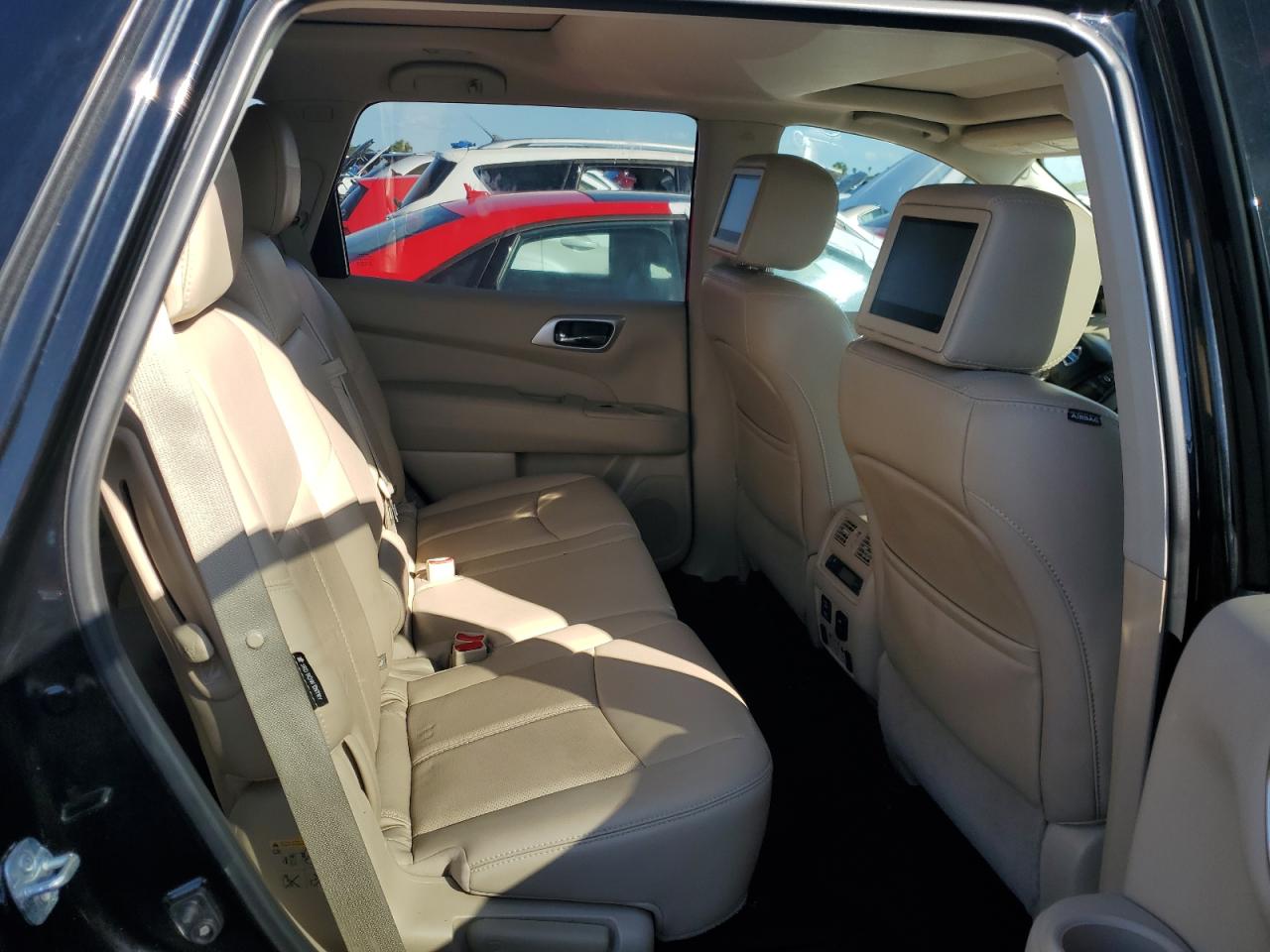 2018 Nissan Pathfinder S VIN: 5N1DR2MM2JC647558 Lot: 74280874