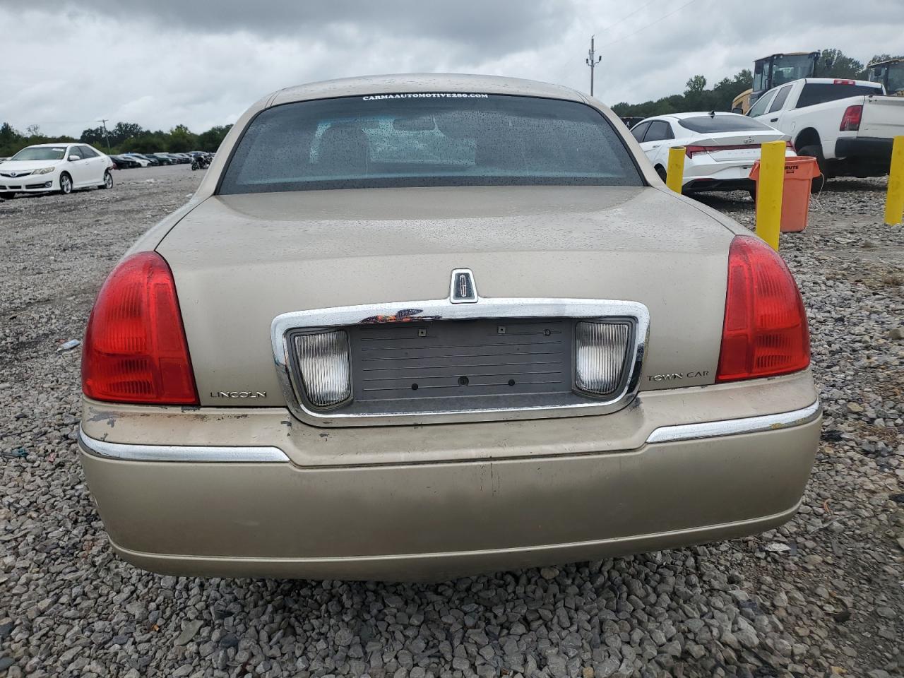 2007 Lincoln Town Car Signature Limited VIN: 1LNHM82V37Y610206 Lot: 72732054