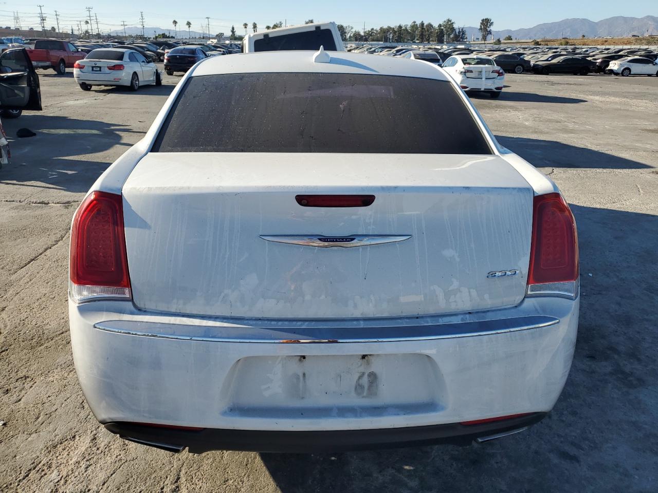 2019 Chrysler 300 Limited VIN: 2C3CCAEG0KH634198 Lot: 75361304