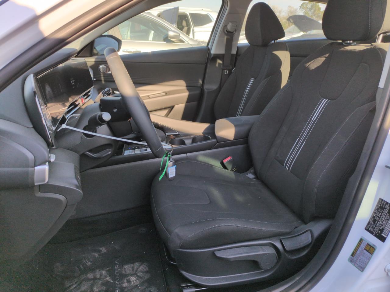 2024 Hyundai Elantra - Image 7