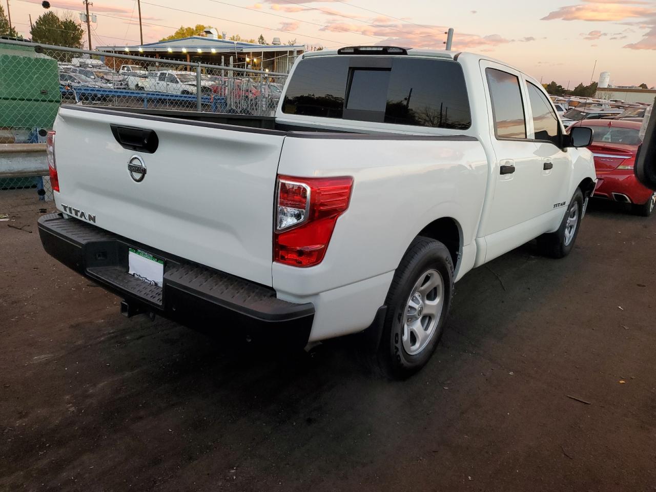 2021 Nissan Titan - Image 3