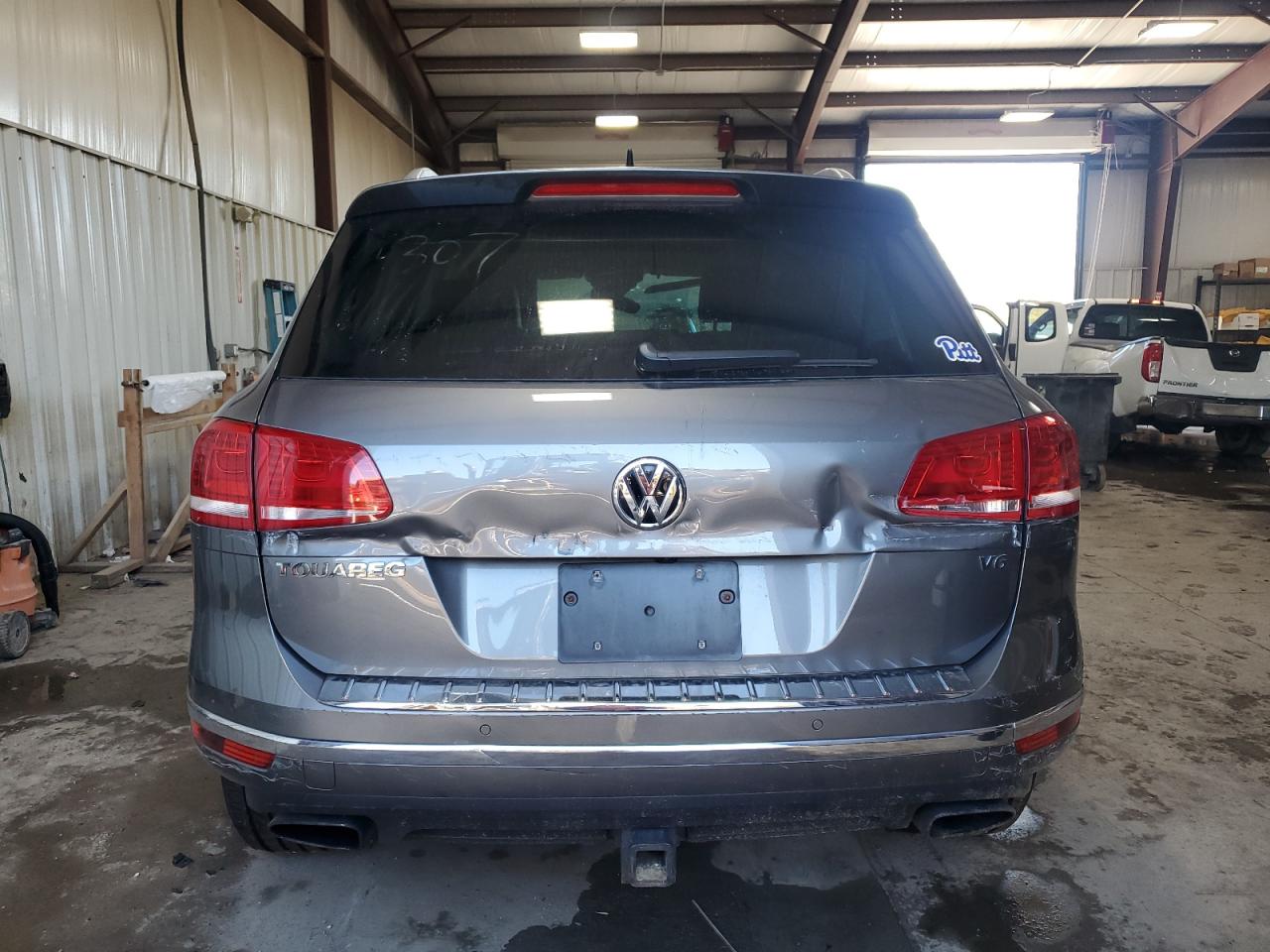 2017 Volkswagen Touareg Executive VIN: WVGGF7BP0HD004307 Lot: 76569994