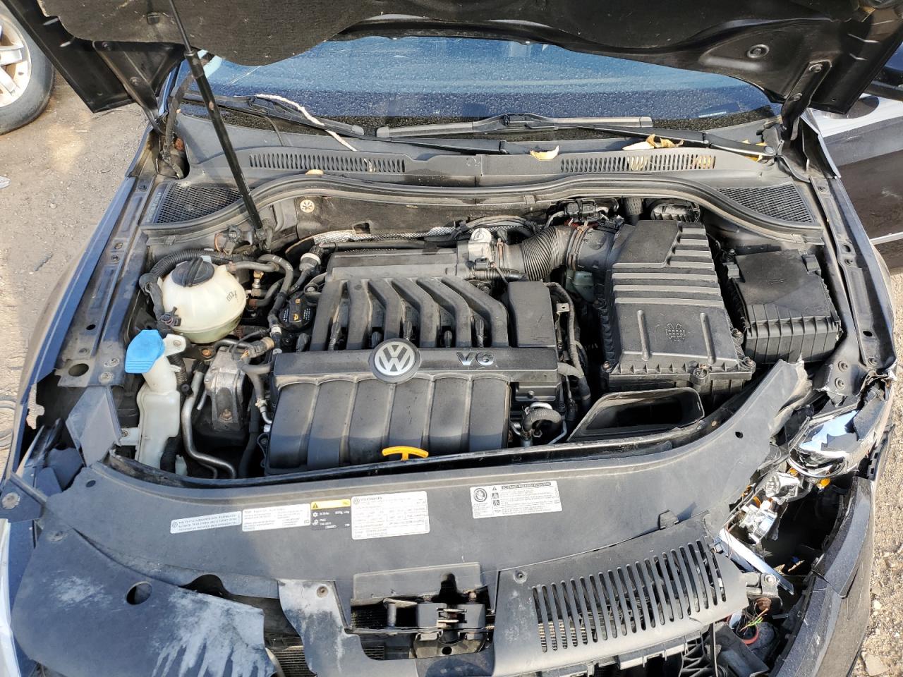 2013 Volkswagen Passat CC - Image 12
