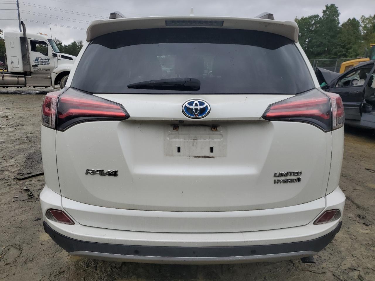 2018 Toyota RAV 4 - Image 6