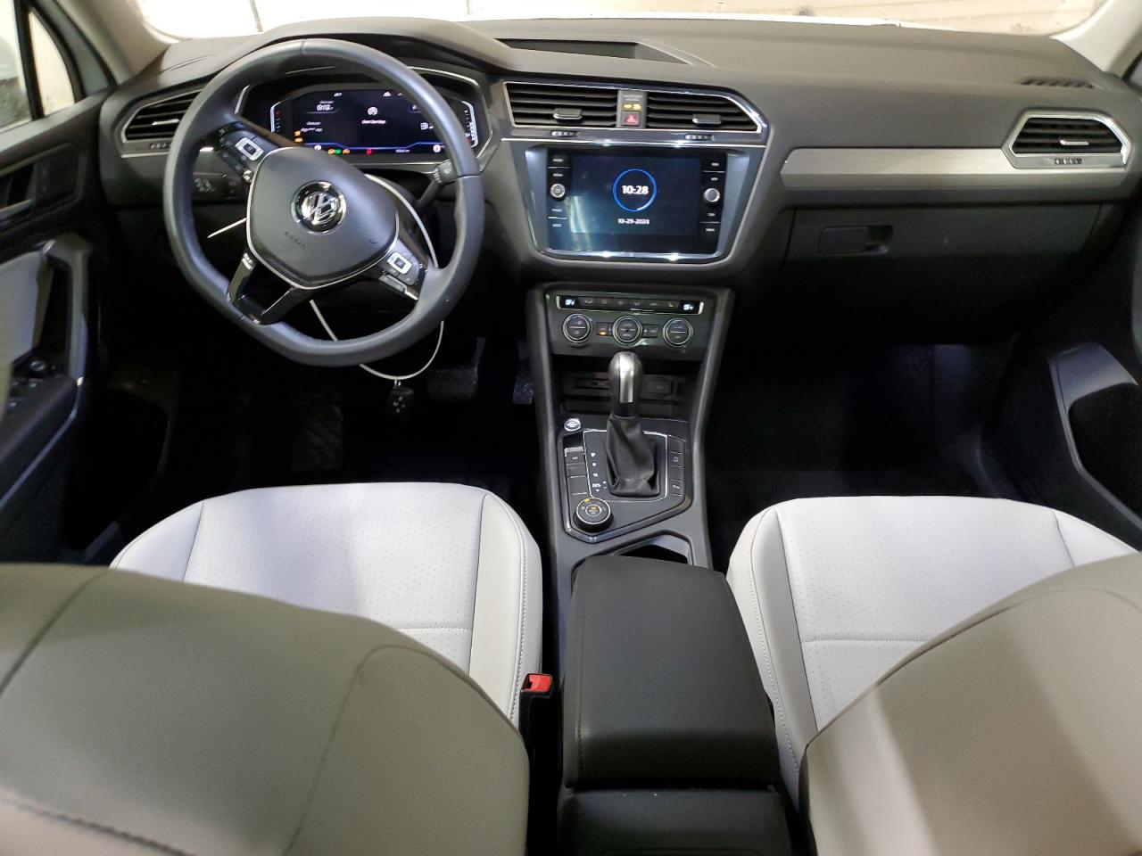 2020 Volkswagen Tiguan - Image 8