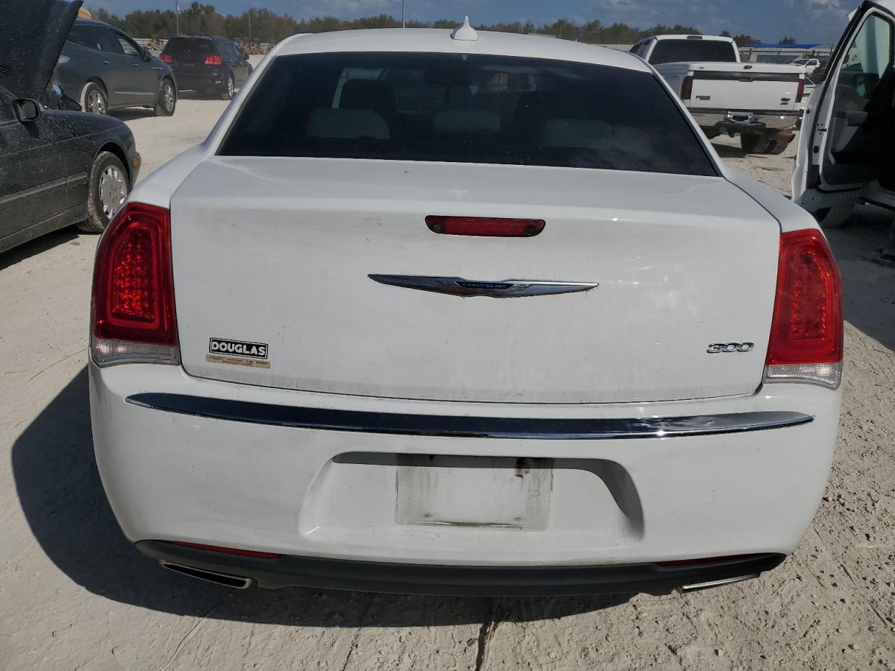 2020 Chrysler 300 Touring VIN: 2C3CCAAG5LH239456 Lot: 77557714