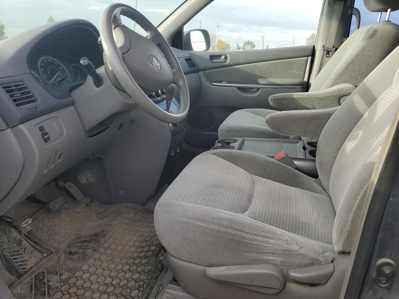 2008 Toyota Sienna - Image 7