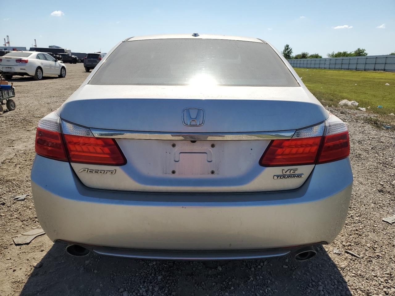 1HGCR3F94DA031862 2013 Honda Accord Touring