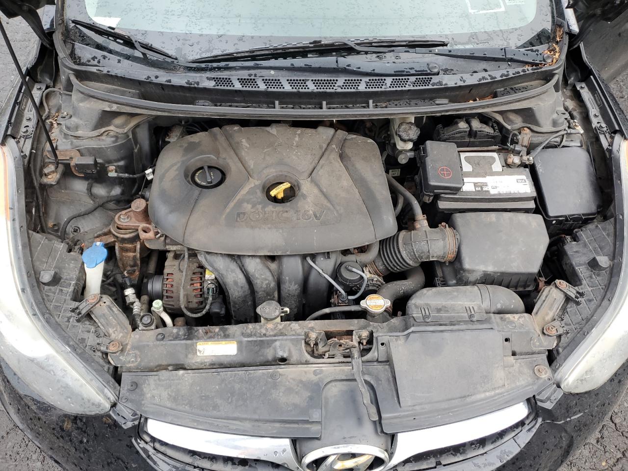 2012 Hyundai Elantra - Image 11