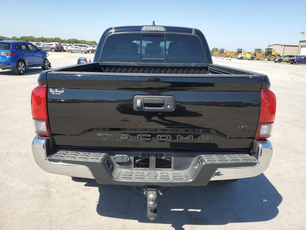 5TFCZ5AN8JX143913 2018 Toyota Tacoma Double Cab