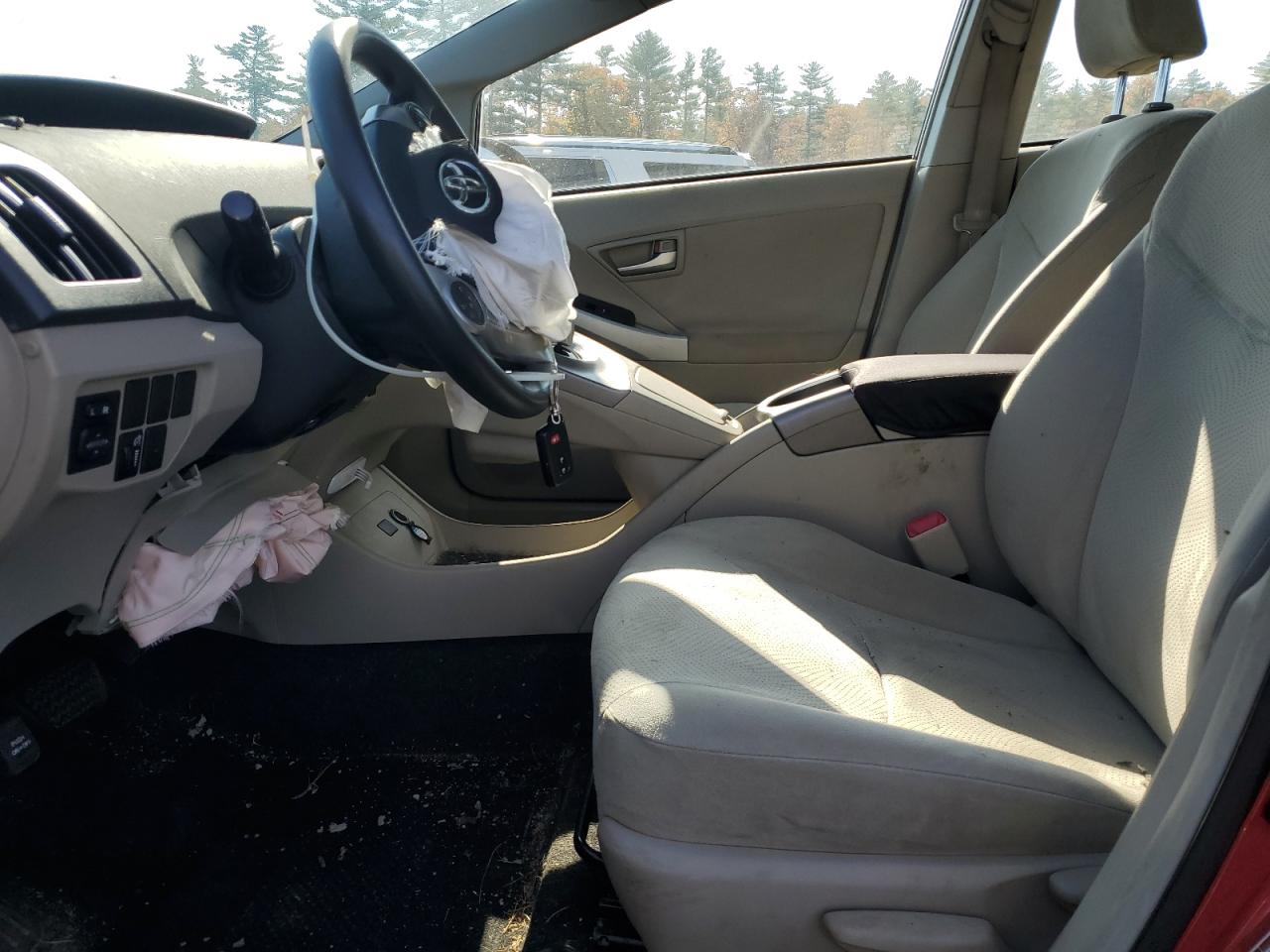 2012 Toyota Prius - Image 7