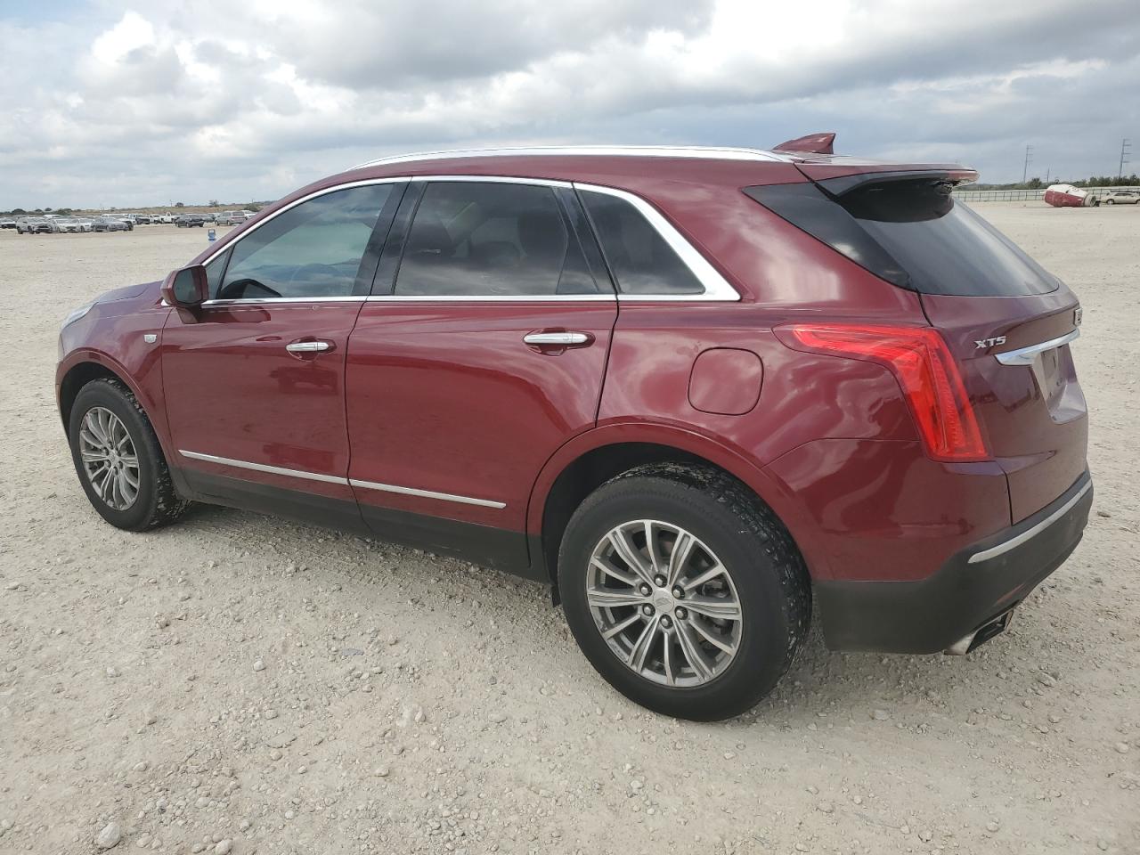 2017 Cadillac XT5 - Image 2