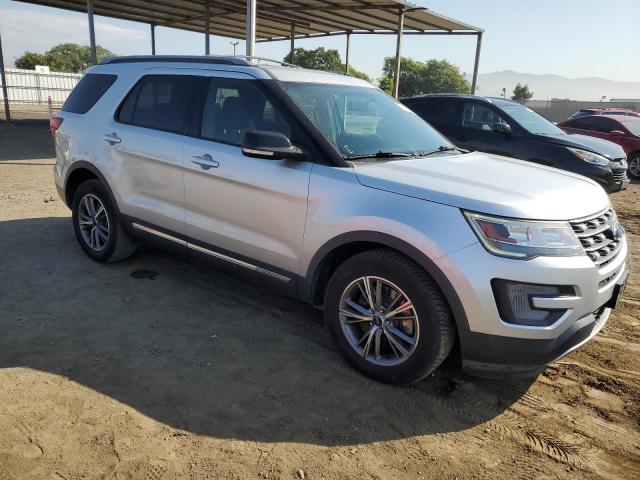  FORD EXPLORER 2017 Srebrny