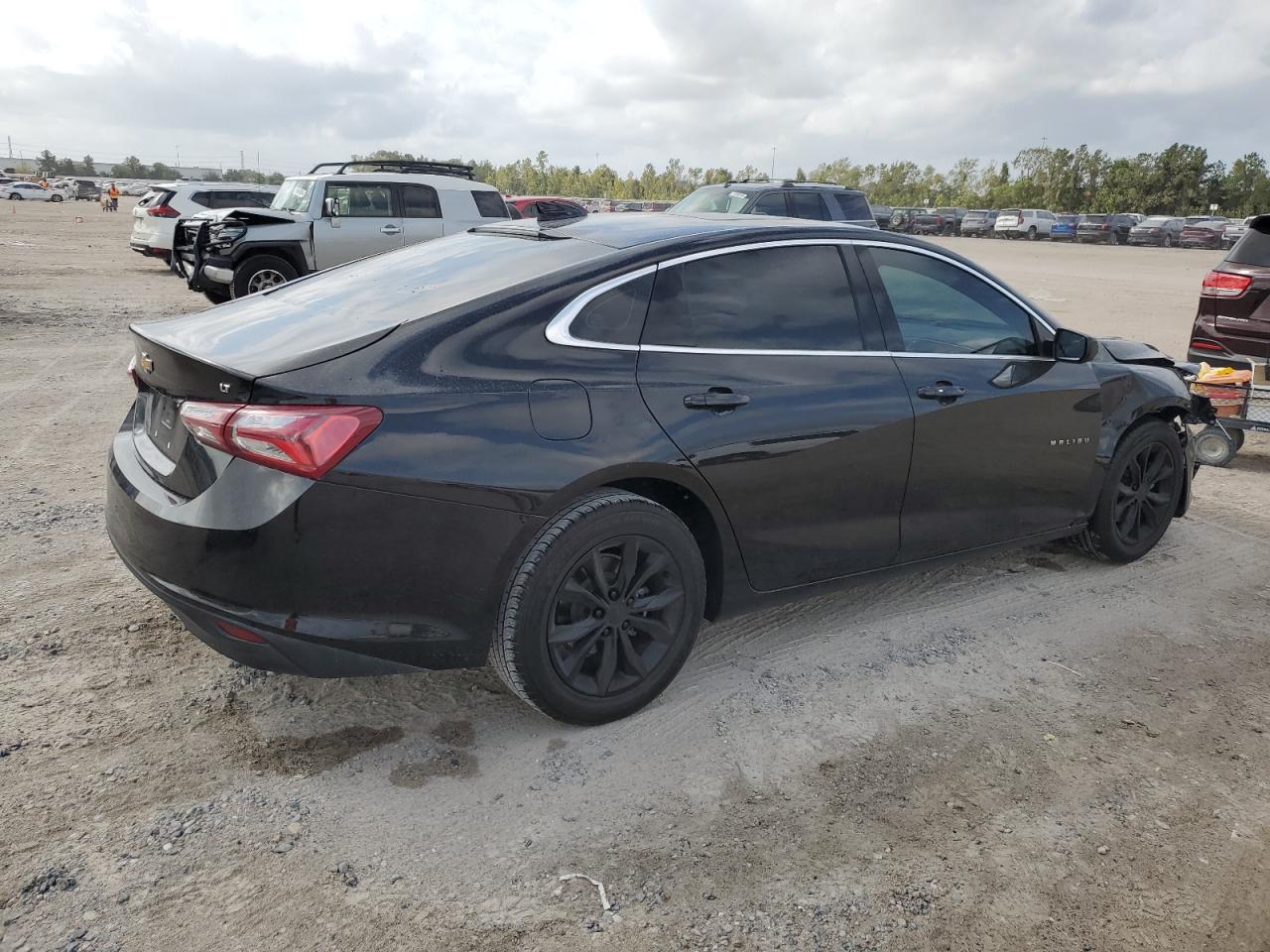 2022 Chevrolet Malibu - Image 3