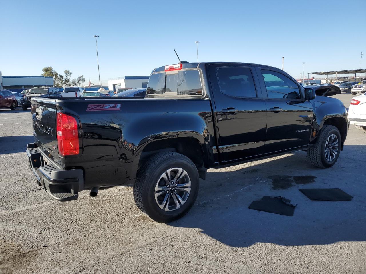 2022 Chevrolet Colorado - Image 3