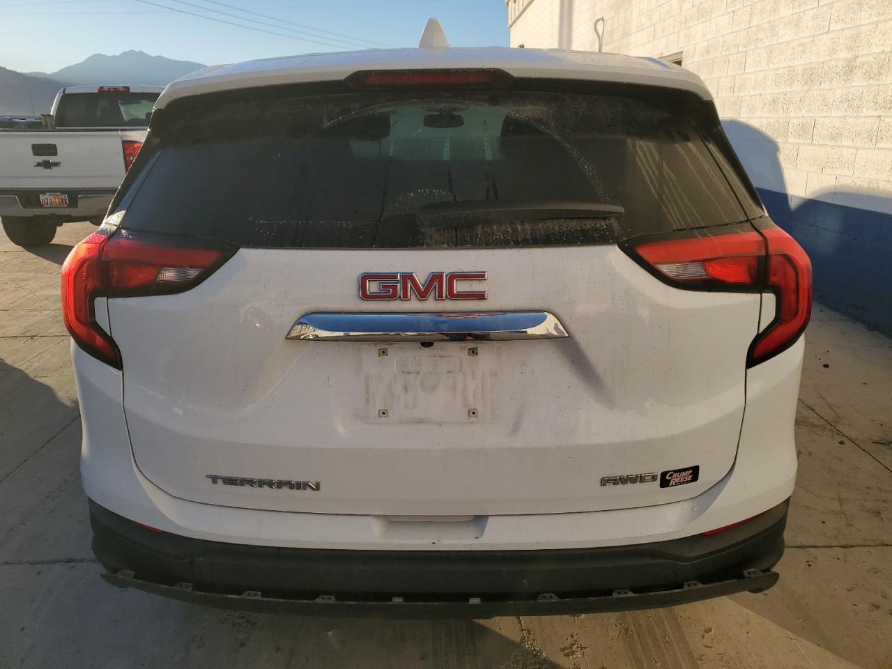 3GKALTEV9JL327832 2018 GMC Terrain Sle