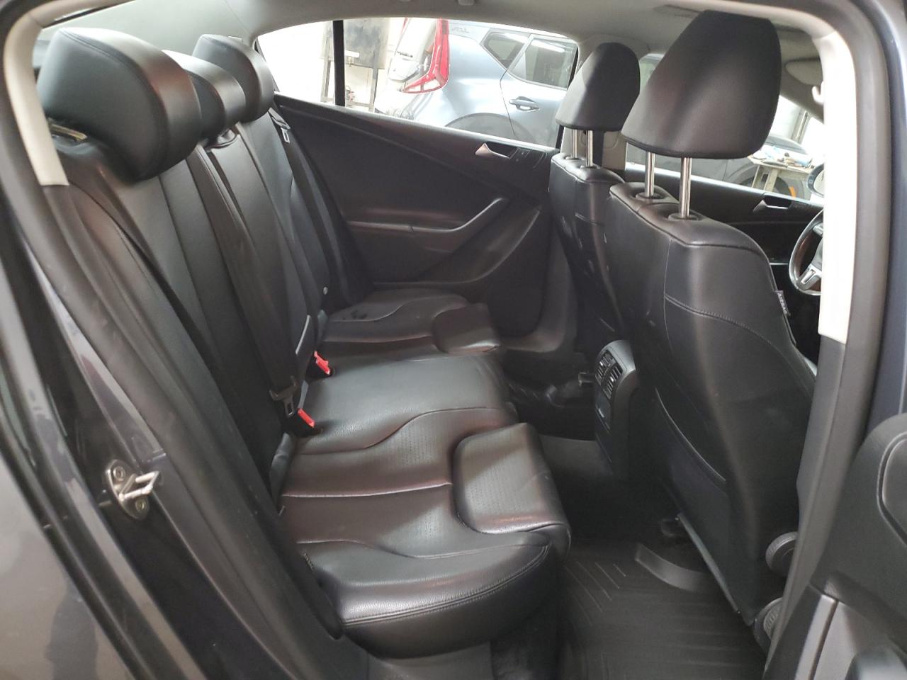 2010 Volkswagen Passat Komfort VIN: WVWJK9AN1AE160387 Lot: 76889324