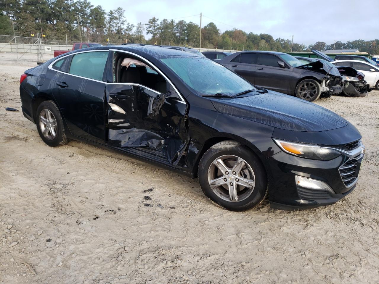 2020 Chevrolet Malibu - Image 4
