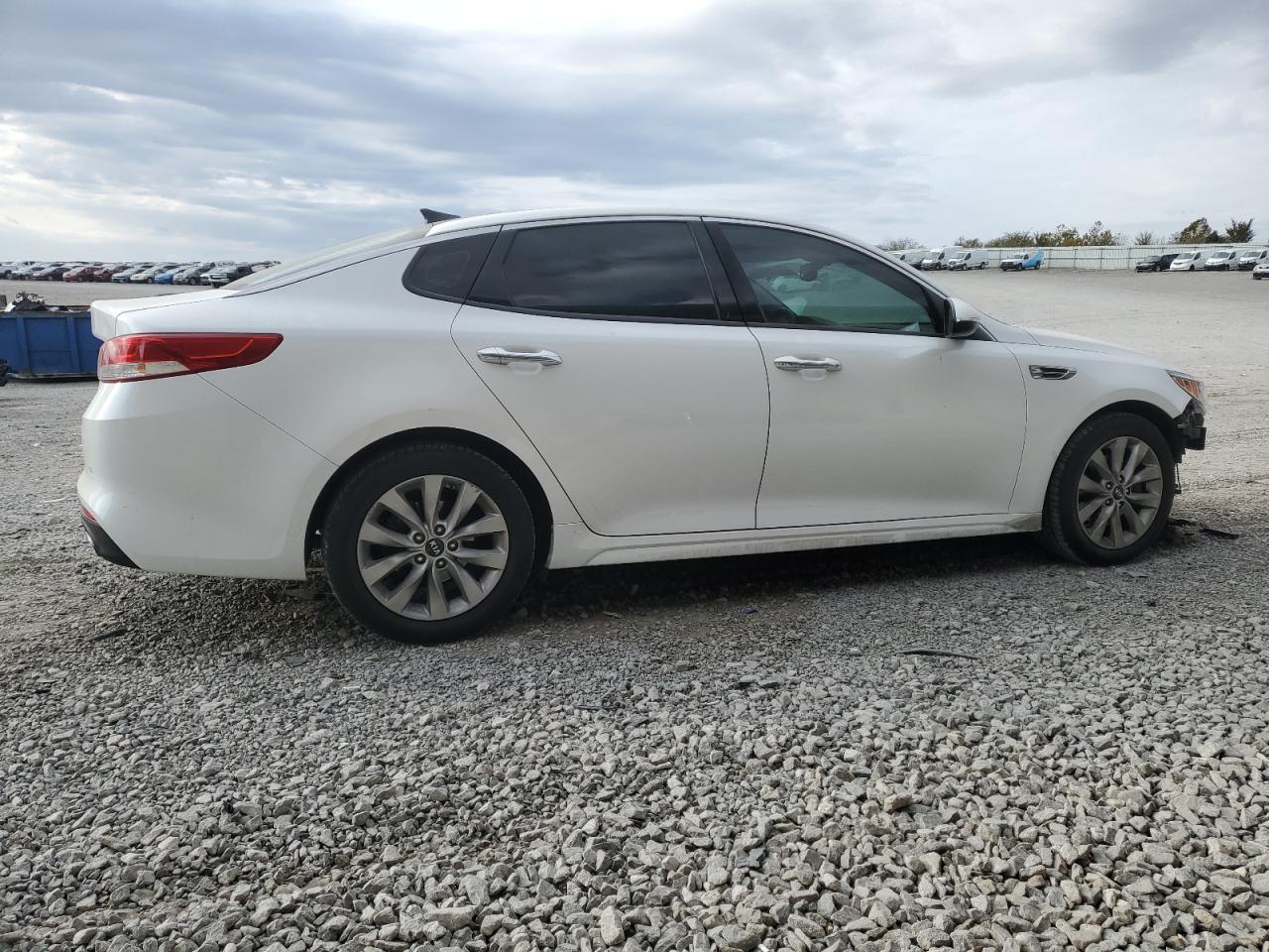 2016 Kia Optima - Image 3