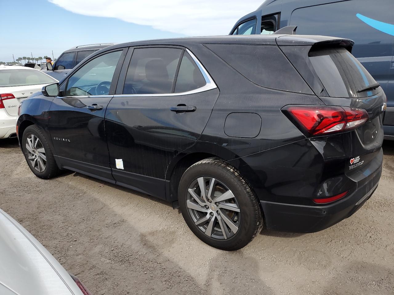 2022 Chevrolet Equinox - Image 2