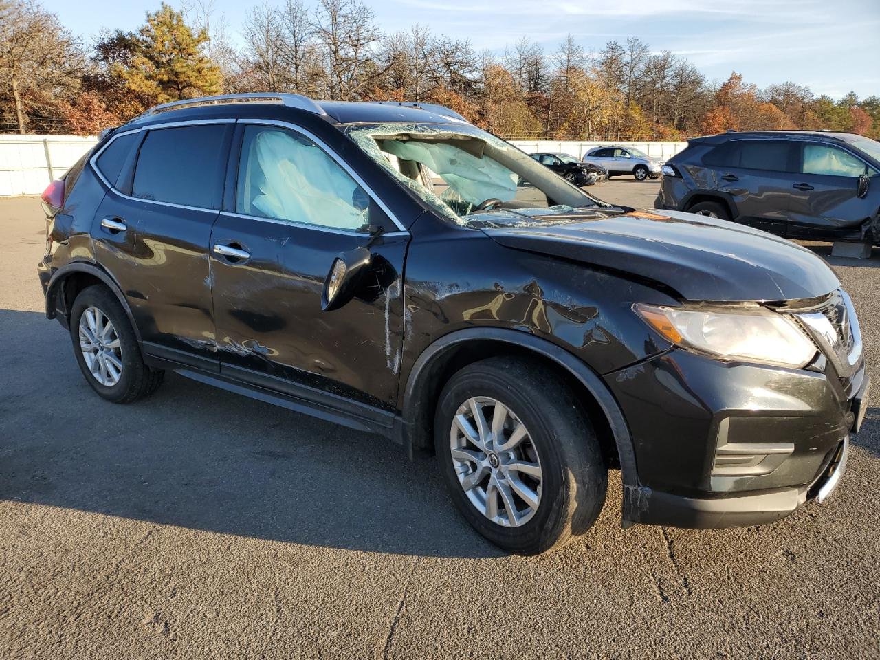 2018 Nissan Rogue - Image 4